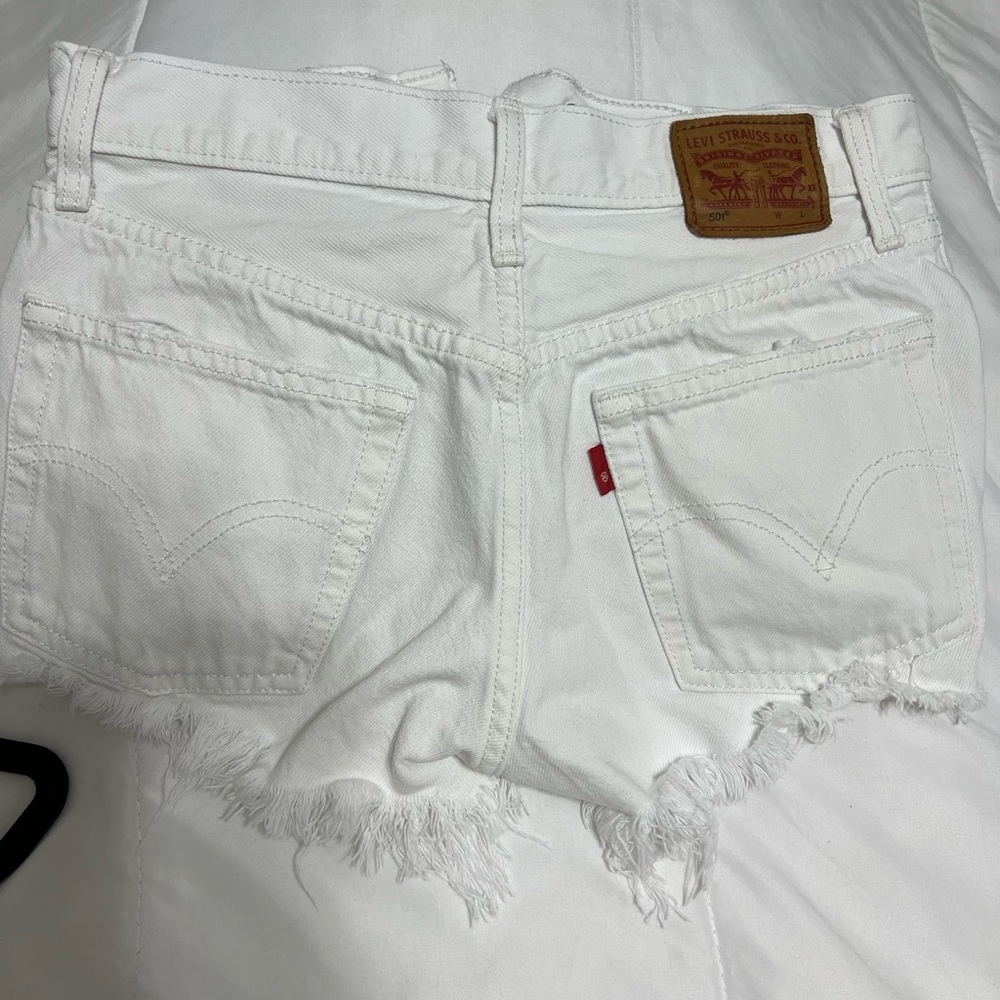 Levi White short